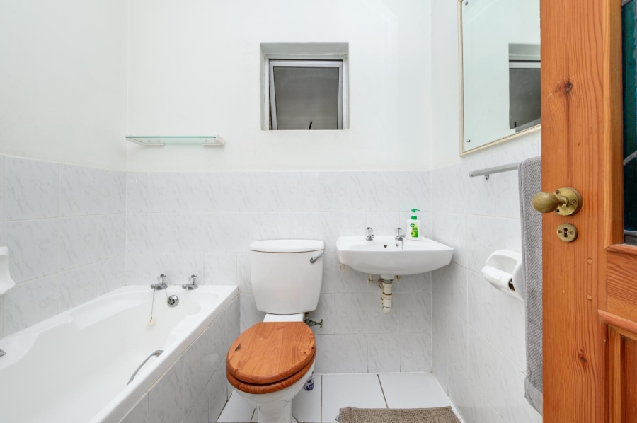 To Let 2 Bedroom Property for Rent in Summerstrand Eastern Cape